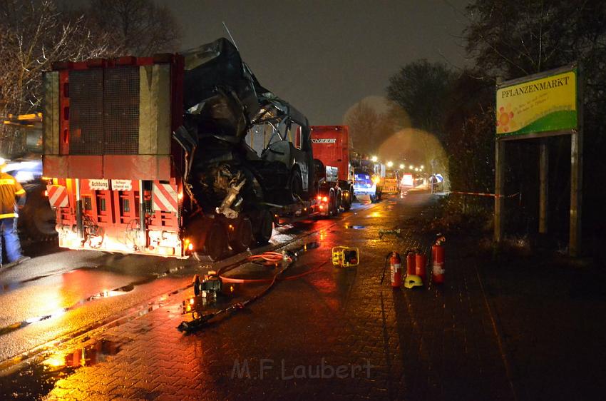 Schwerer VU Bus Zug Düsseldorf P627.JPG